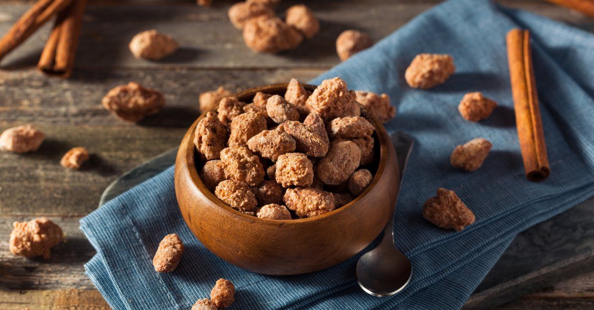 Joulun sokeroidut mantelikarkit: vaiheittaiset ohjeet helppoon reseptiin, joka sopii täydellisesti jouluaaton herkkuksi.