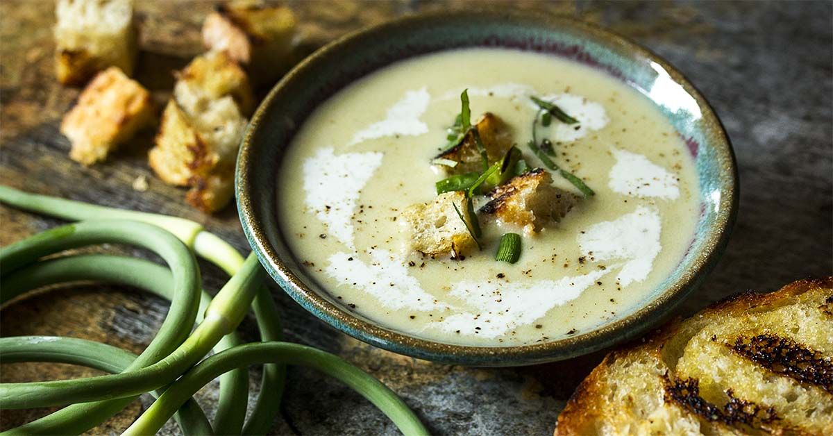 Kuinka valmistaa herkullinen purjo-kerma-keitto Thermomix-keittimellä