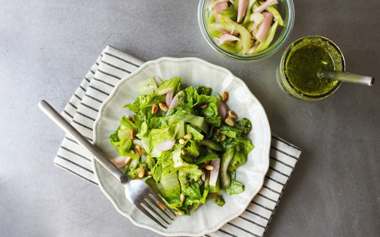 Valmista tämä pekonilla täytetty salaatti, ja se katoaa silmänräpäyksessä. Vieraat pyytävät reseptiä.