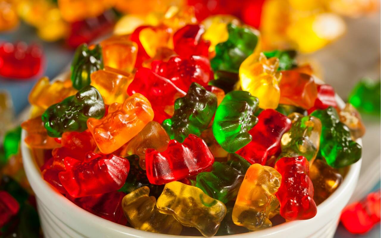 Kun lapset haluavat makeaa, otan lasillisen mitä tahansa hilloa ja 20 minuutin kuluttua terveellinen marmeladi on valmis