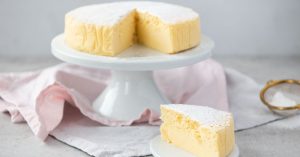 Ilmava japanilainen juustokakku hunajalla