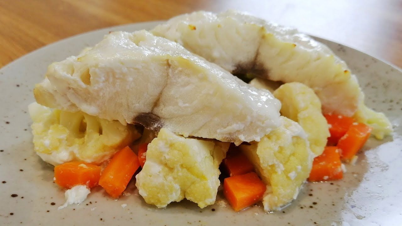 Turska, kukkakaali, peruna ja valkosipulikastike