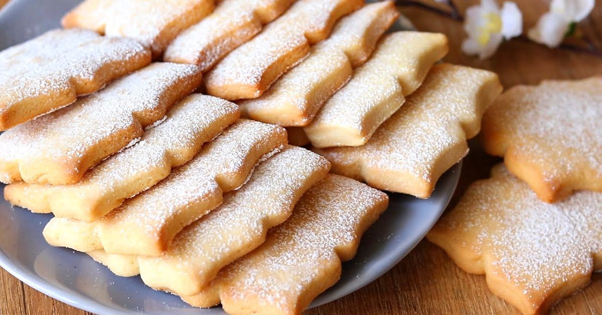 Yksinkertaisin voikeksi. Rapea, suussa sulava, vain kolmesta ainesosasta.