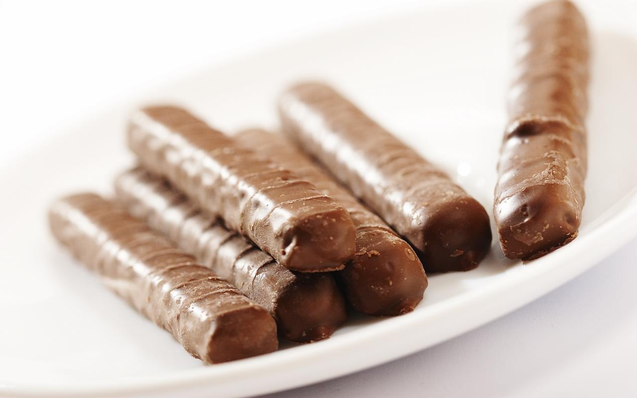 Suomea suklaapatukat, jotka ei tarvitse leipoa ja joissa on minttua, saavat sinut unohtamaan joululeivonnaiset