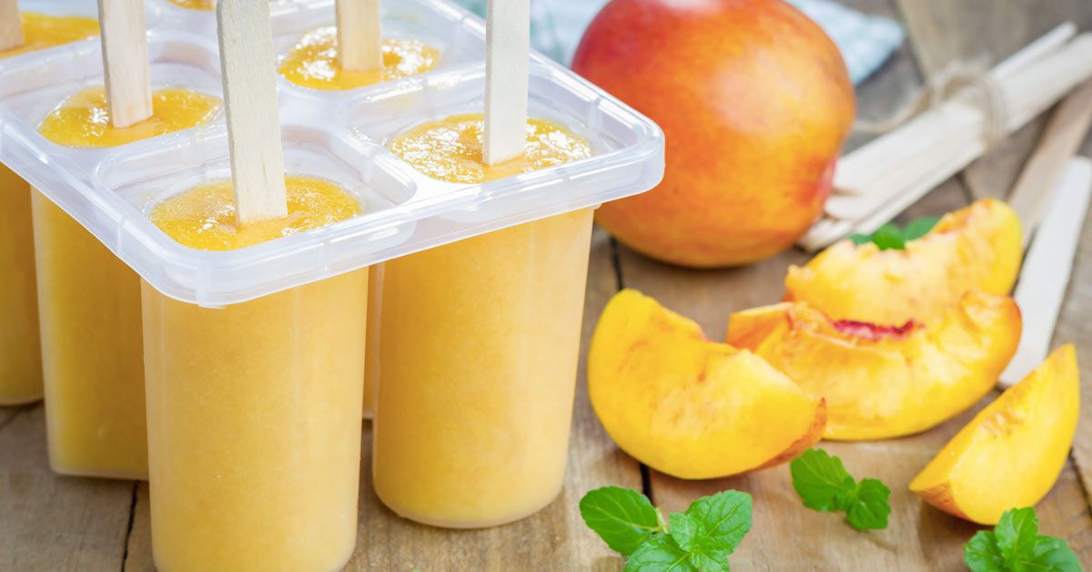Kuinka valmistaa kotitekoista persikkajäätelöä terveelliseksi välipalaksi