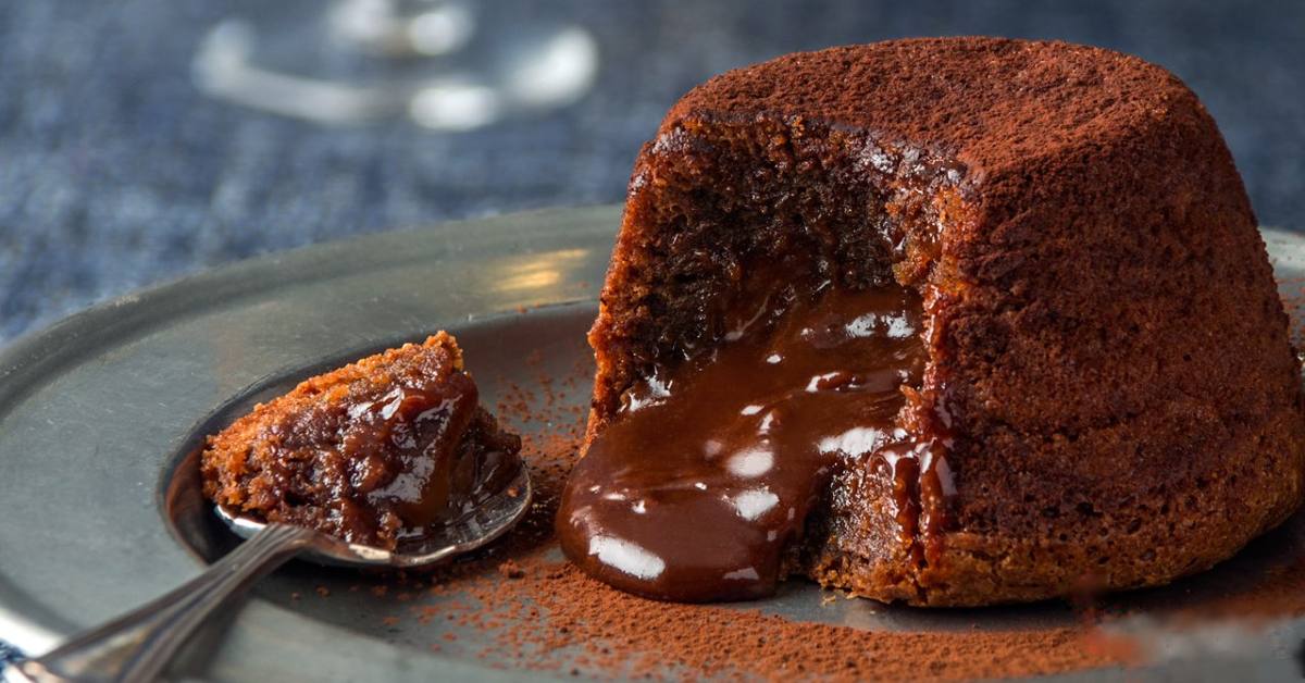 Kotitekoinen suklaafondant 6 minuutissa – jälkiruoka, jonka jokainen voi valmistaa.