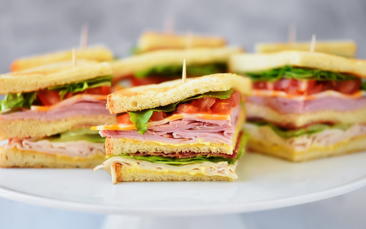 Pysähdykset tien varrella: neljä herkullista voileipää, joita kannattaa maistaa tänä pitkänä viikonloppuna