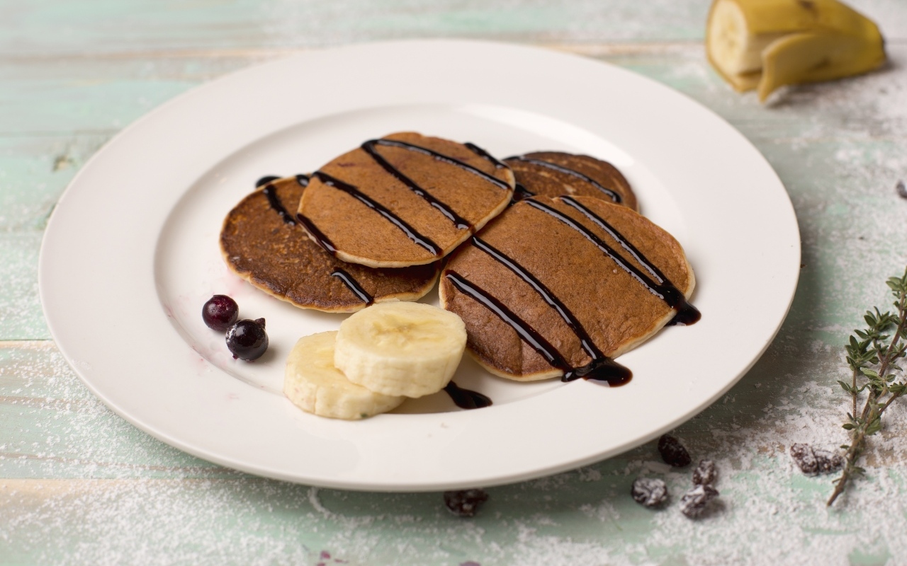 Neljä salaisuutta, joilla saat pannukakkusi kuohkeiksi ja ilmaviksi