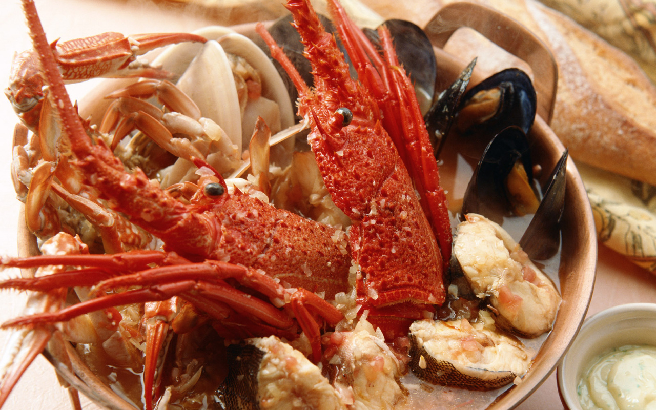 Resepti riisille ja hummerille – herkullinen ja tuoksuva ruoka, joka sopii täydellisesti juhlaan.