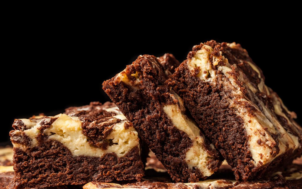 Suklaa-Spartak ja herkullinen kermakastike – juhlapöydässä se katoaa nopeammin kuin mikään Napoleon-kakku.