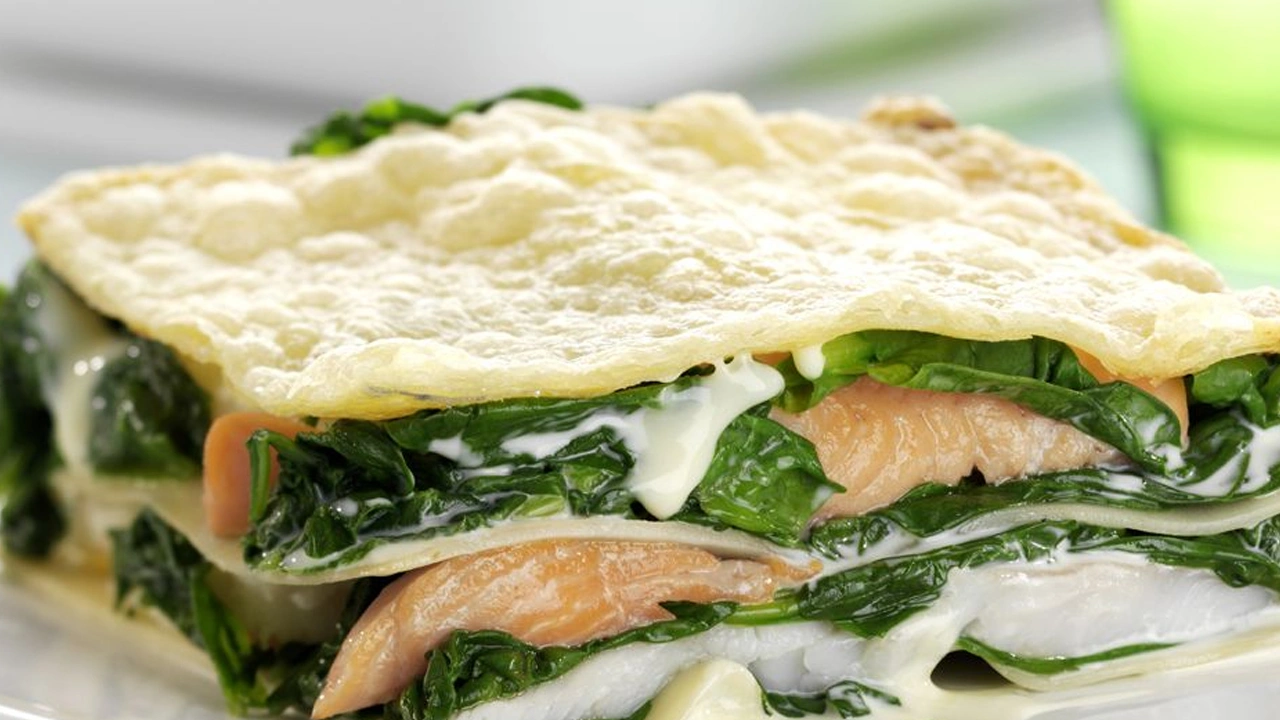 Lohilasagnen resepti on klassisen italialaisen ruokalajin muunnelma, joka tuo jouluun lisämakuja.