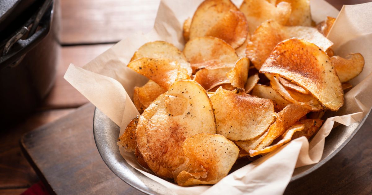 Kuinka valmistaa superkrispisiä uuniperunalastuja – helpoin resepti kevyelle välipalalle