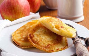 Neljä salaisuutta, joilla saat pannukakkusi kuohkeiksi ja ilmaviksi