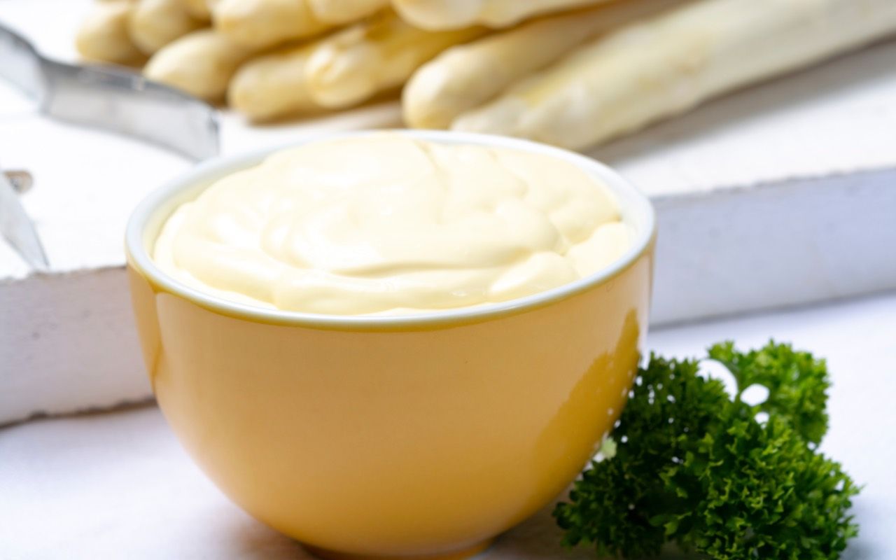 Mitä romesco-kastike sisältää ja miten se valmistetaan kotona: 8 ainesosan resepti, joka tuo mieleen Välimeren maut