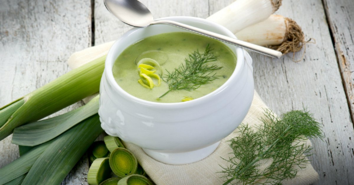 Kuinka valmistaa herkullinen purjo-kerma-keitto Thermomix-keittimellä