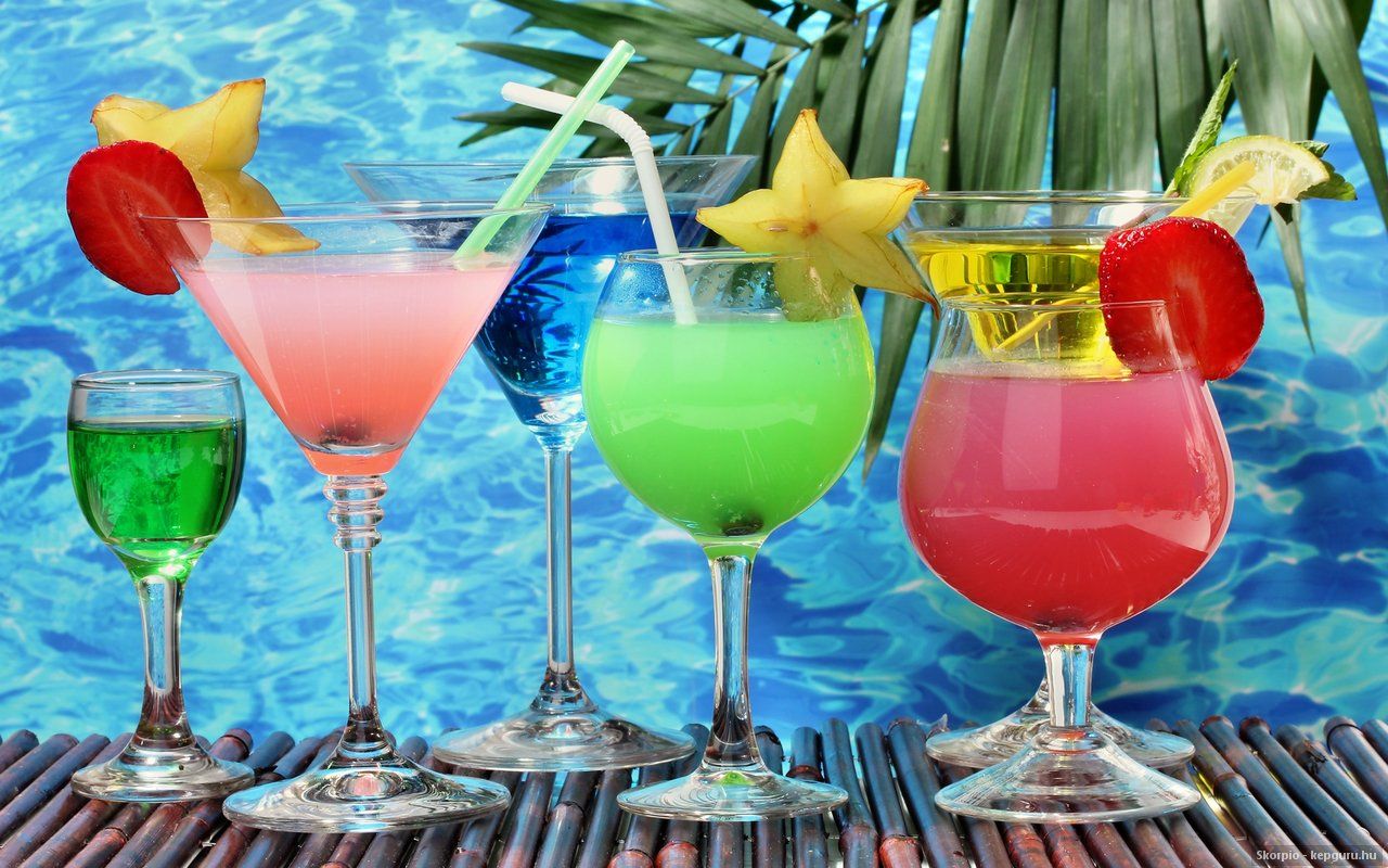 Baarimestareiden salaisuudet kevyiden ja luovien cocktailien luomiseen vuodenvaihteen juhliin