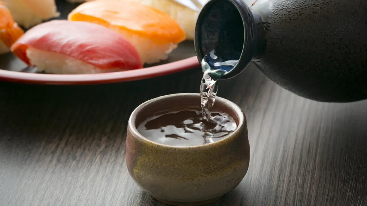 Japanilainen sake: ikivanha perinne, joka on kasvattamassa suosiotaan Chilessä ja valloittamassa paikallista gastronomiaa.