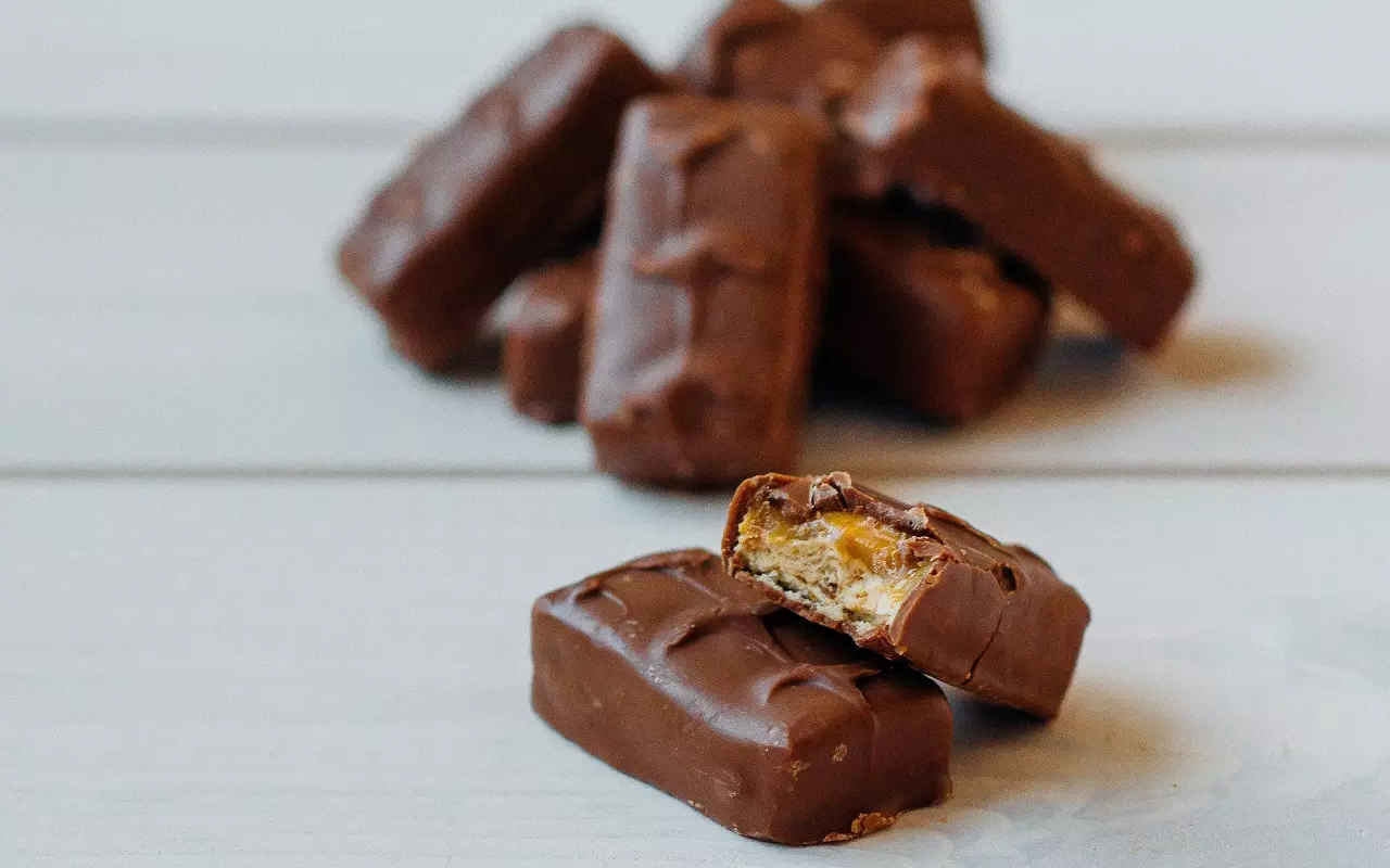 Suomea suklaapatukat, jotka ei tarvitse leipoa ja joissa on minttua, saavat sinut unohtamaan joululeivonnaiset