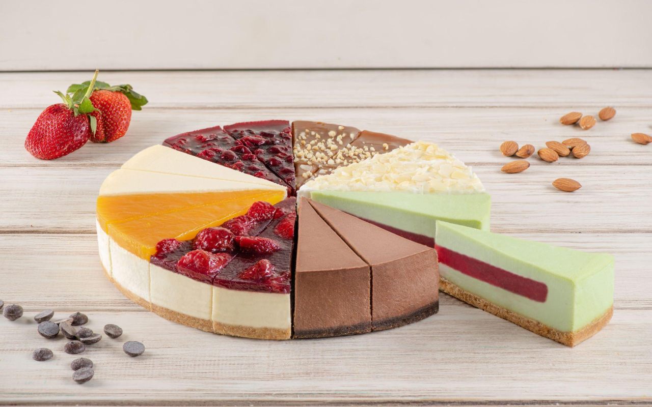 Poppukakku on täydellinen makuyhdistelmä. Se sopii erinomaisesti juhliin.