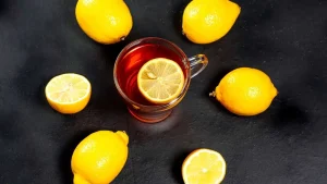 Kaikki varoittavat lisäämästä sitruunaa teeseen. Mutta on myös jotain muuta haitallista.