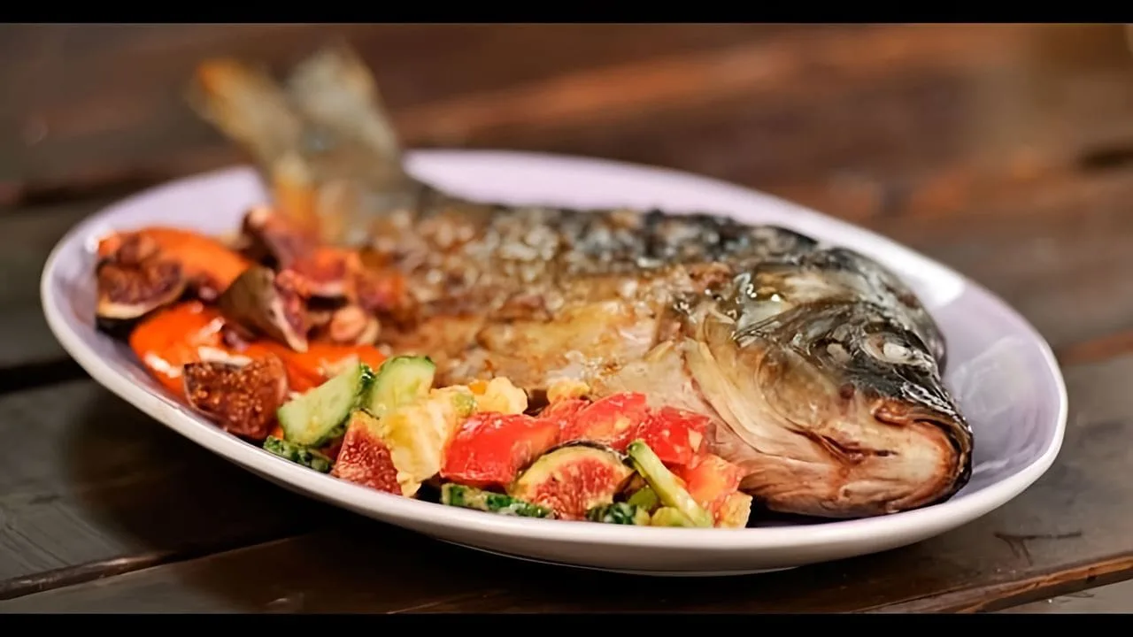 Karp kuivuu paistinpannulla? Tämä temppu auttaa pitämään kalan mehukkaana.