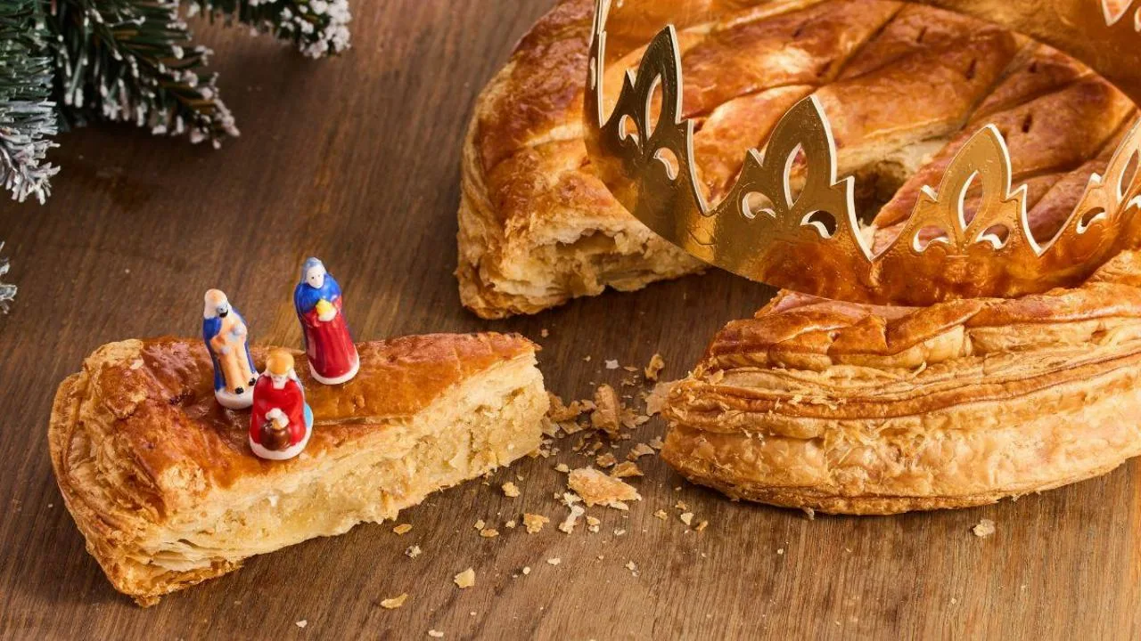 Se on joulupiirakka ”Kolme kuningasta”, jonka sisällä on piilotettu 10 000 euroa.