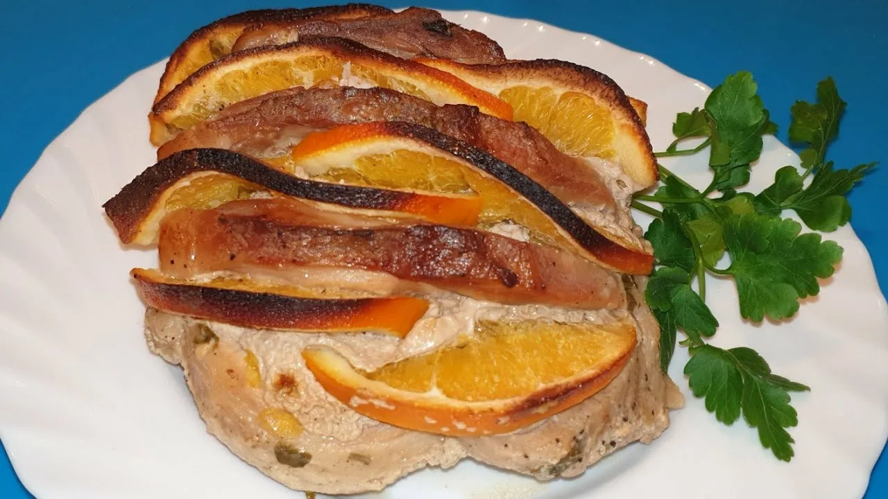 Porsaanfilee appelsiinikastikkeessa. Terveellinen resepti kotiruokaa varten.