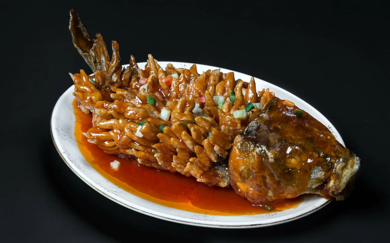 Kuinka paistaa karppi niin, että se on rapea, ilman luita ja likaa? Tässä ovat kokkien salaisuudet.