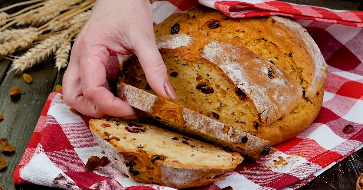 Ilman jauhoja ja sokeria: kuinka leipoa terveellistä makeaa leipää jouluksi