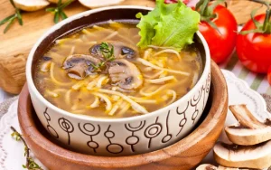 Lisää tämä sienikeittoon, ja parannat sen makua mestarillisesti. Vieraat jouluaattona nuolevat huuliaan ihastuksesta.