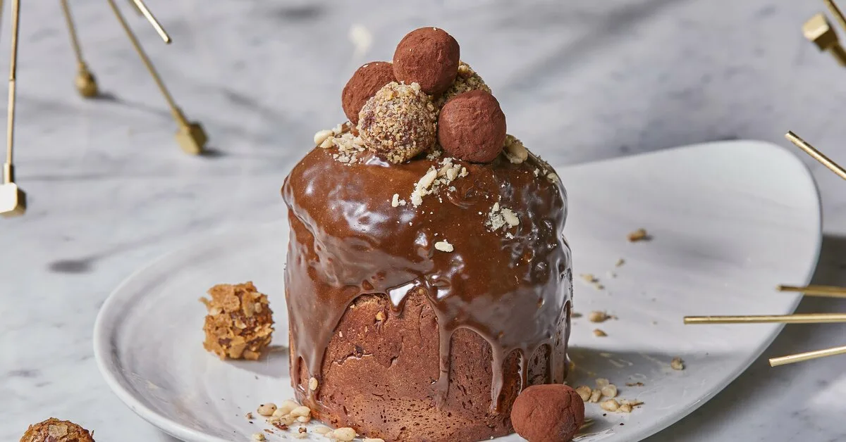 Vaiheittaiset ohjeet suklaatäytteisen makean leivän valmistamiseen, josta on tullut hitti sosiaalisessa mediassa.