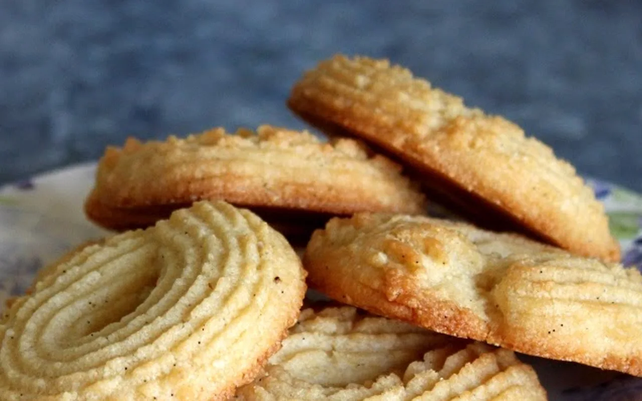 Marmeladikeksit. Leivo ne joululahjaksi läheisillesi.