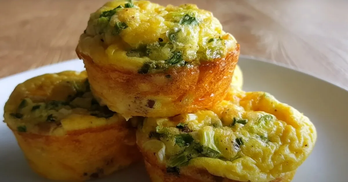 Pikantit pandorini (tai muffinit) parmesaanilla ja herneillä