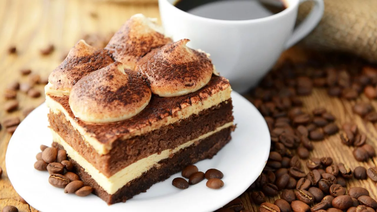 Suomalaiset kahvikakut ovat käsintehtyjä jälkiruokia, joissa yhdistyvät maku ja perinteet.