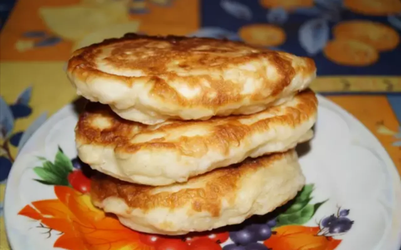 Neljä salaisuutta, joilla saat pannukakkusi kuohkeiksi ja ilmaviksi