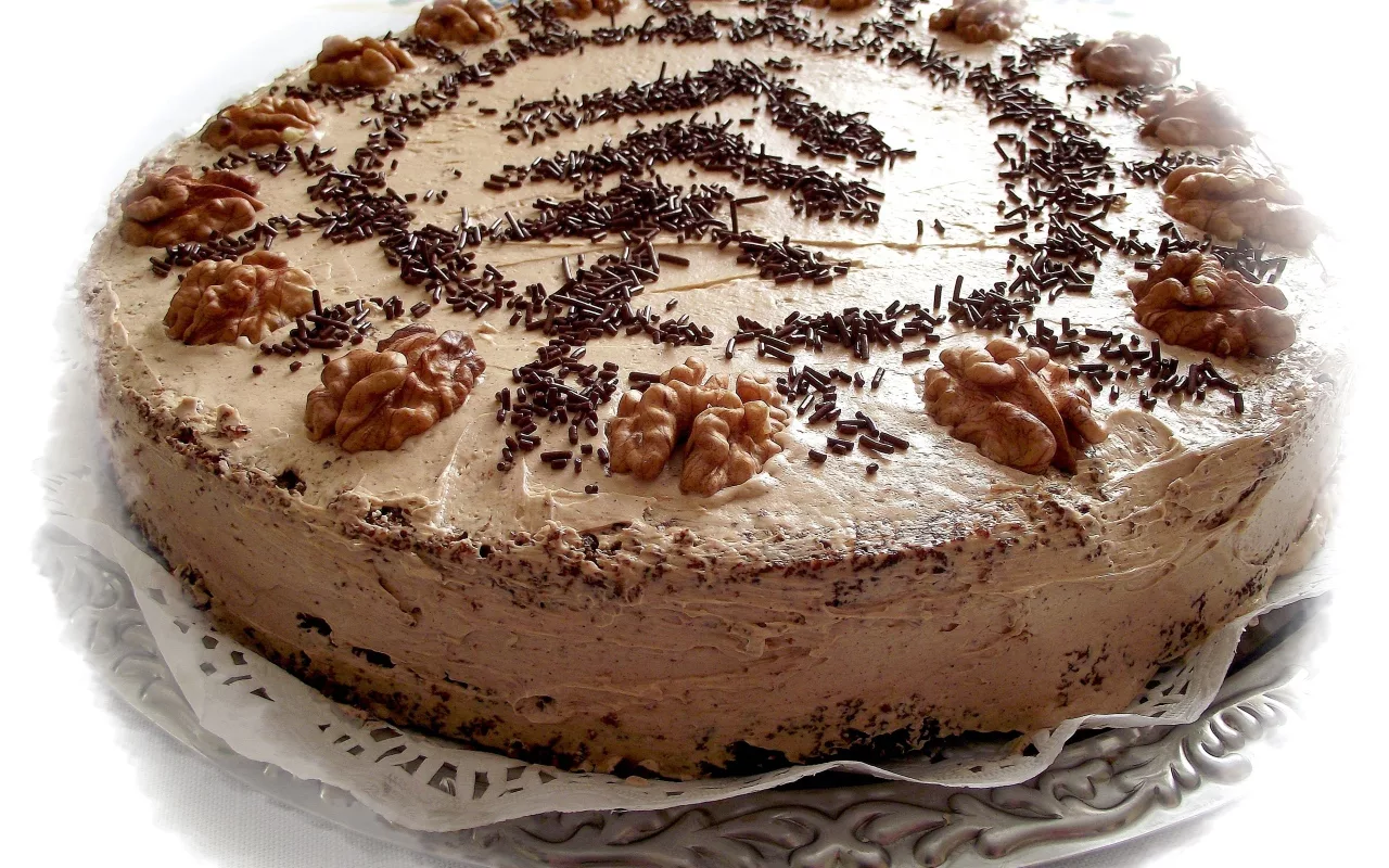 Tämän kakun nimi saa kaikki nauramaan. Vieraanne arvostavat sen kookosmaista makua.