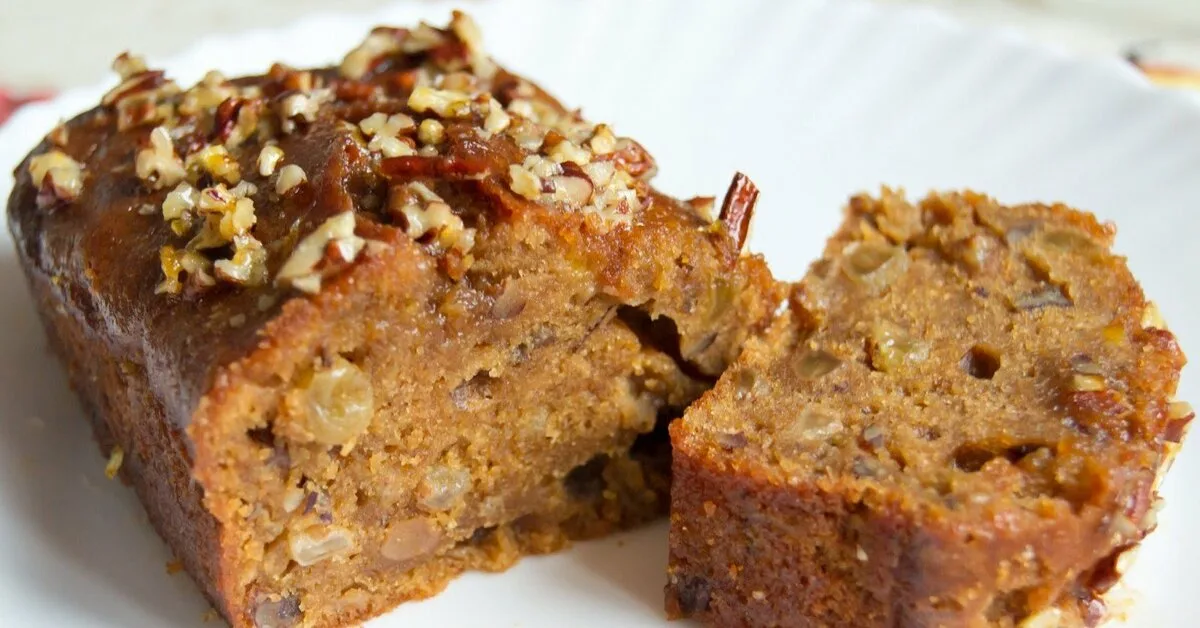 Anoppini leipoo pähkinäkakun joka juhlaan. Makkakakku ja juustokakku eivät pärjää sille.