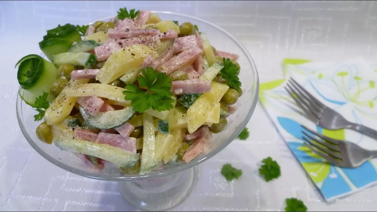 Kinkku- ja hernesalaatti