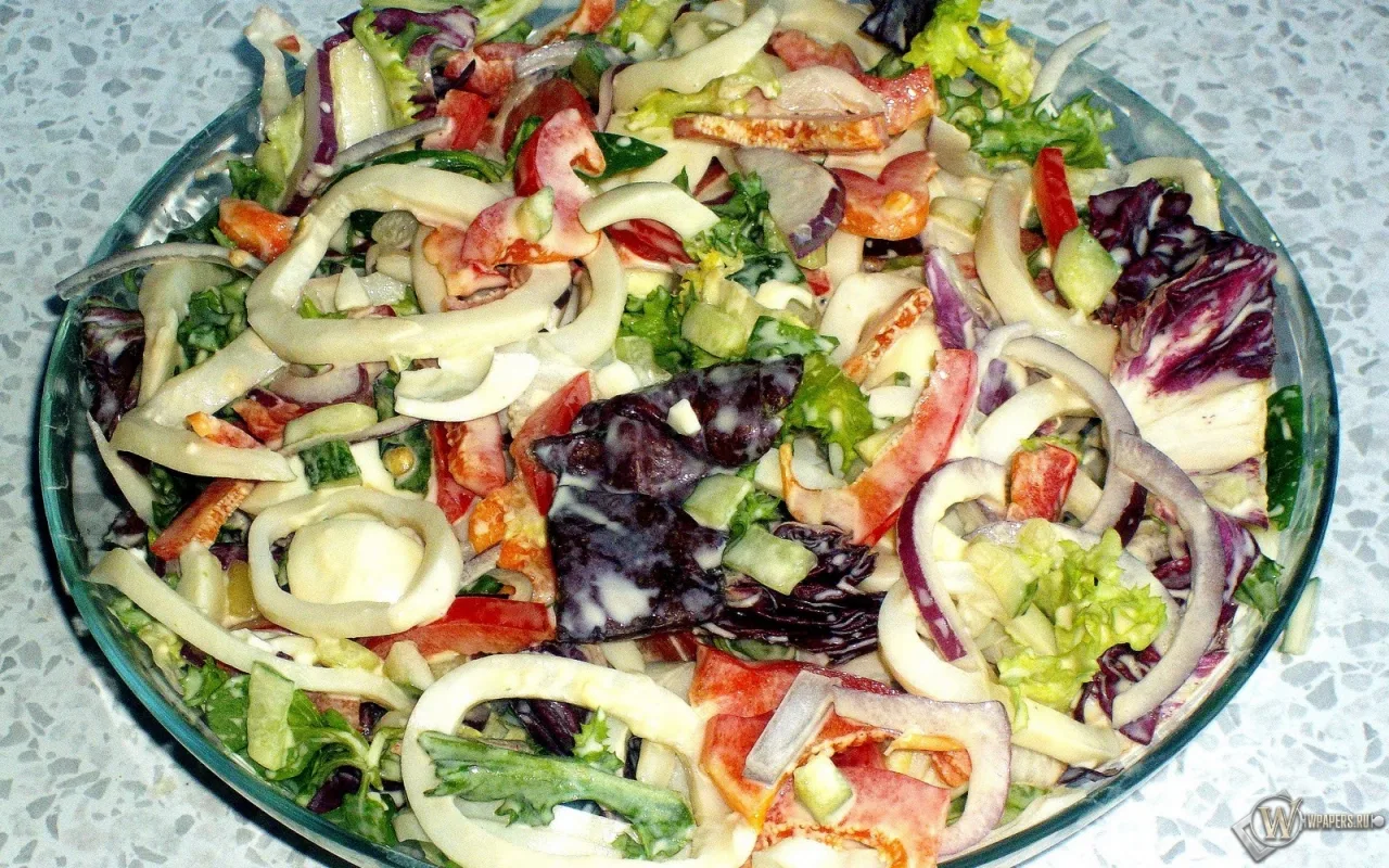 Hevosen ilo -salaatti on uudenvuoden pöydän näyttävin ruokalaji – Vuoden emäntä hyväksyy: koko vuosi 2026 on kultaa