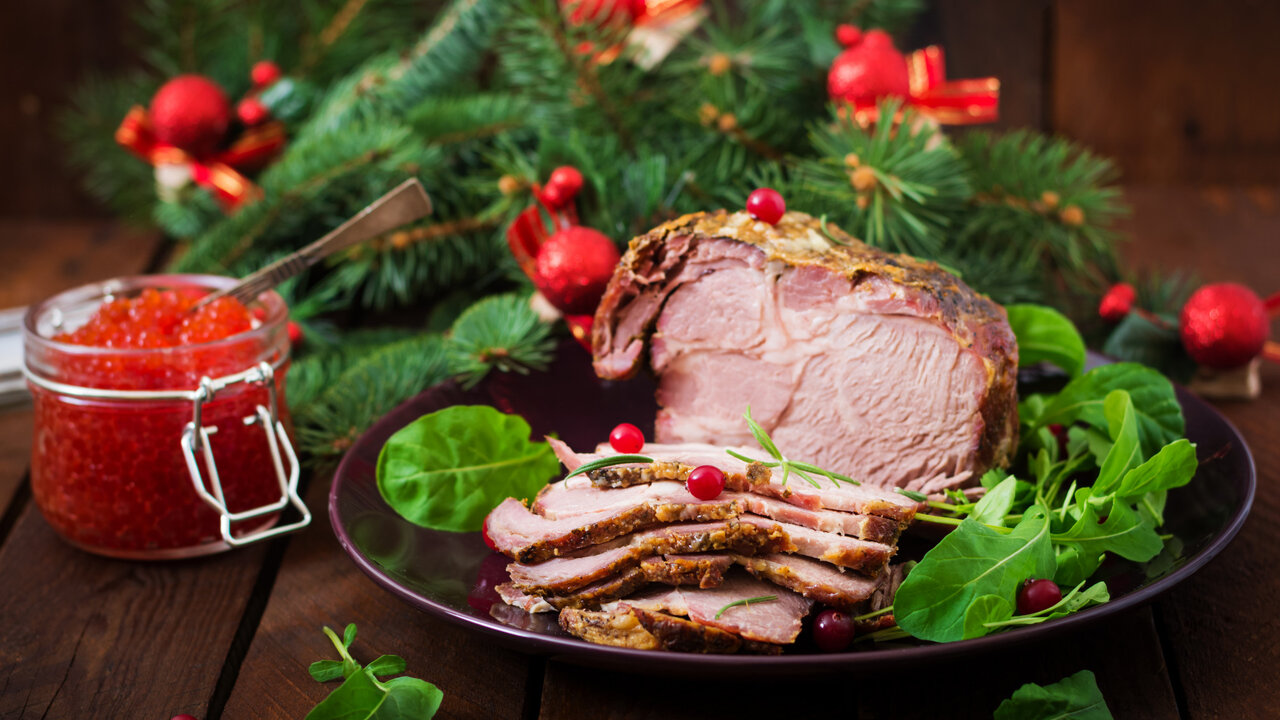 Lihatyypit, jotka määrittävät uudenvuoden illan aterian: maku ja vaihtoehdot jokaiseen budjettiin.