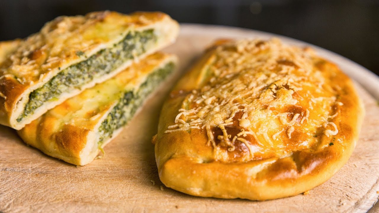 Viisi täytettyä leivonnaista, joita voi tarjoilla alkupalana jouluaterian yhteydessä.