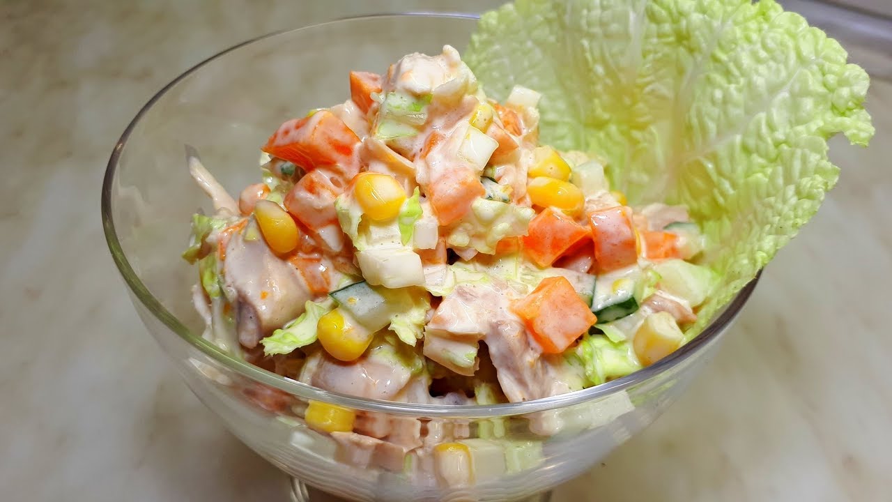 Aion ehdottomasti valmistaa ”Kurochka-Umnichka” -salaatin uudenvuoden juhliin: tuotteiden yhdistelmä on fantastinen