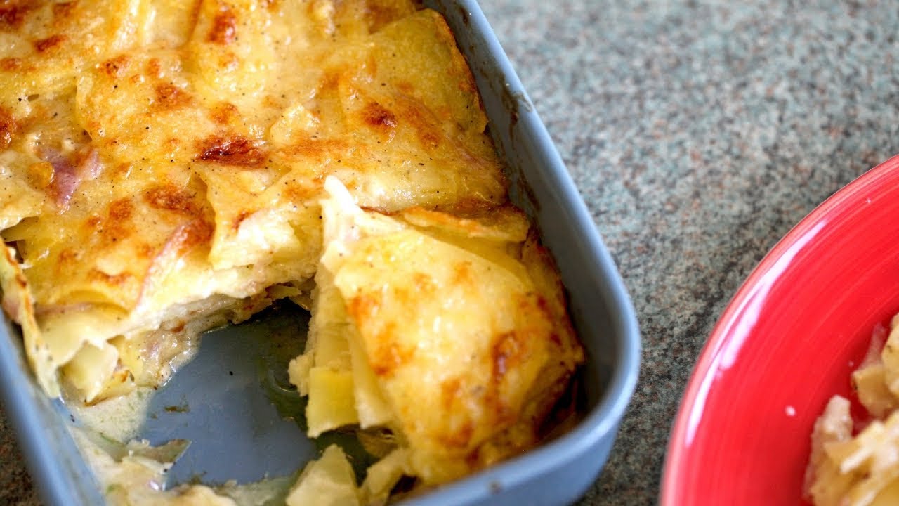 Ei monimutkaisia lisukkeita uudenvuoden ateriaan. Valmistan antrikkoja ja daufinois-perunoita. Kermainen ja juustoinen herkullisuus ja mehukas liha