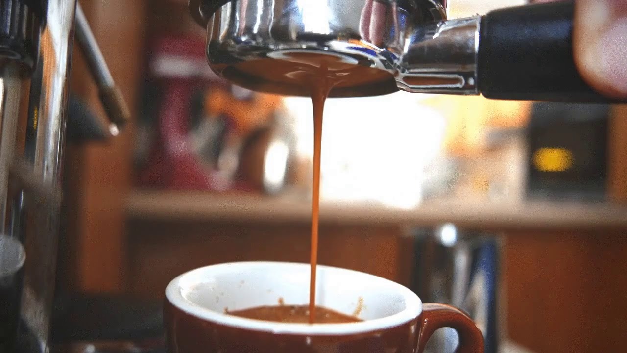 Opimme valmistamaan kahvia maukkaasti ja oikein kupissa (ilman turkkilaista kahvipannua): 4 hienovaraisuutta ja 4 virhettä – kahvi, joka virkistää 4 tunniksi