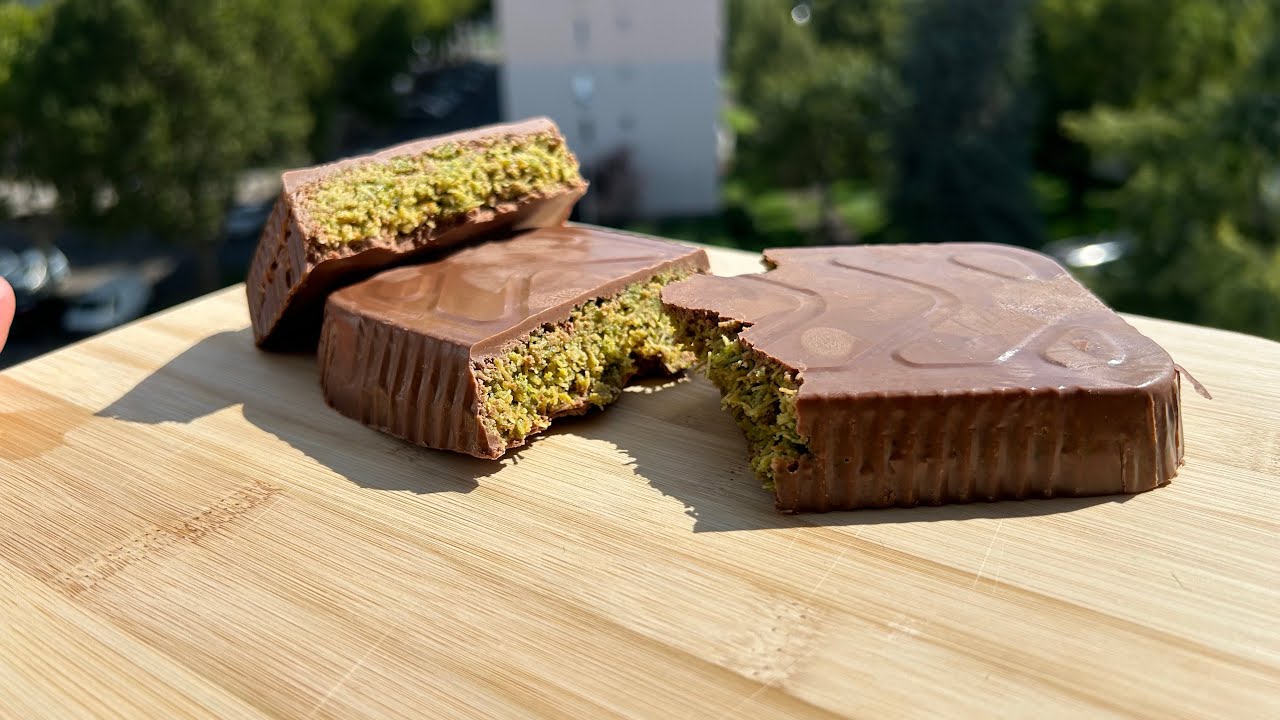 Huomenna tähän madridilaiseen konditoriaan odotetaan kilometrin pituisia jonoja, joissa ihmiset haluavat ostaa hienostuneen Sham Roscon -leivoksen, joka on täytetty dubailaisella suklaalla ja pistaasikreemillä.