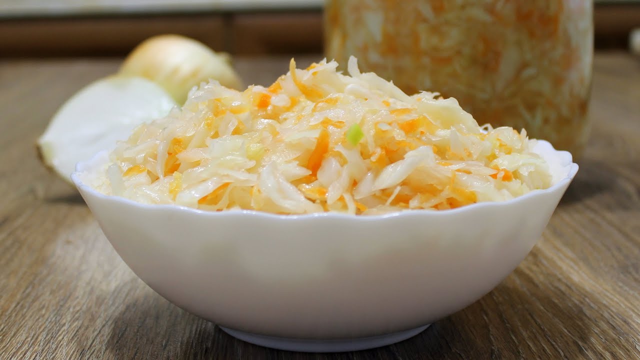 Tämä on paras salaatti paistetulle karpille. Yksi ainesosa tehostaa makua.