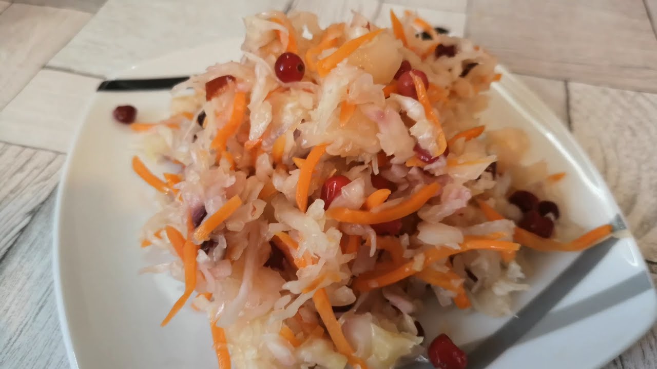 Tämä on paras salaatti paistetulle karpille. Yksi ainesosa tehostaa makua.