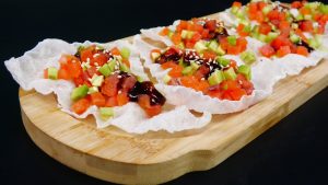 Korvaa kanapeet ja tartaletit – sosiaalisessa mediassa toistetaan kaunis riisipaperista valmistettu ”Pilvi”-alkupala