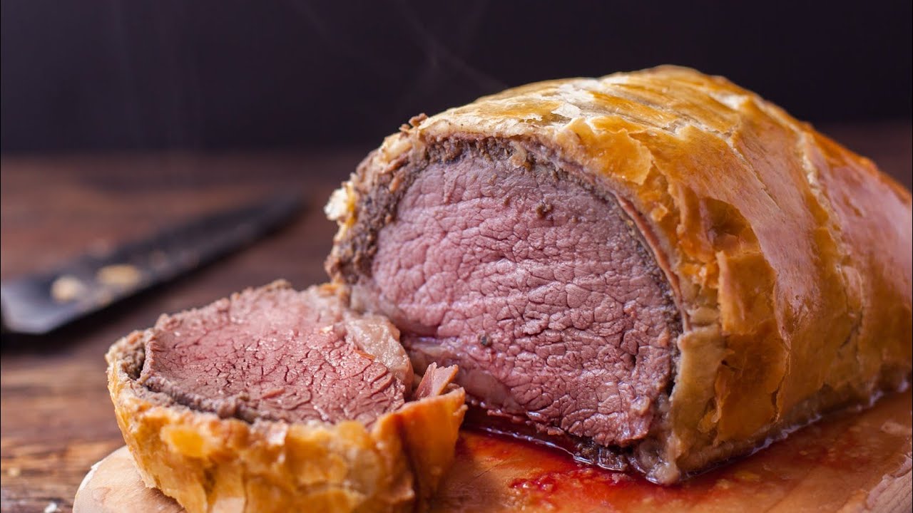 Kokkien salaisuudet täydellisen Wellington-pihvin valmistamiseen: ”Monet tekevät virheen, koska lehtitaikina muuttuu sisältä märäksi.”