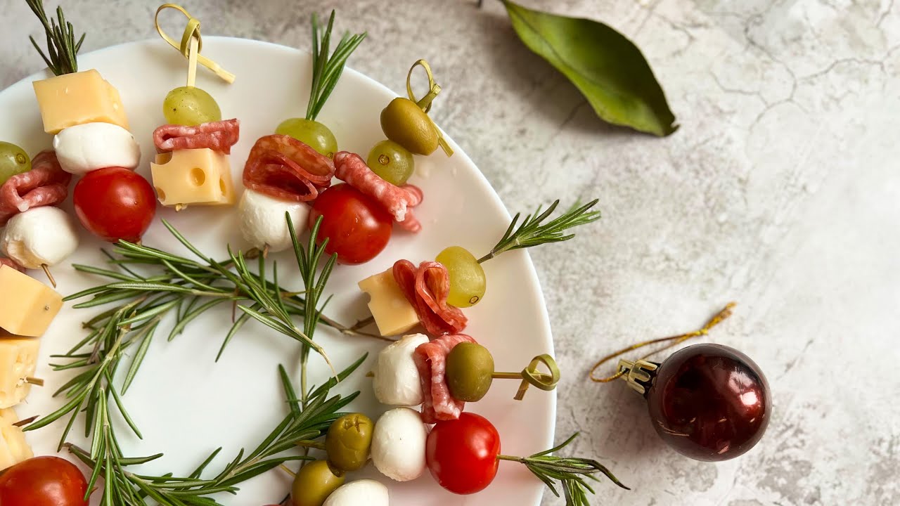 Kolme helppoa, maukasta ja nopeaa ideaa uudenvuoden kanapeille: sinusta tulee paras isäntä!